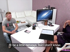 Leie, Hundestellung, Frau, Weibliche domination, Lecken, Büro, Muschi, Realität