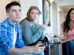 Tetas grandes, Mamada, Morena, Estilo perrito, Pajear, Lamidas, Afeitado, Tetas