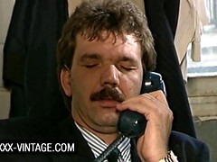 Grosser arsch, Grosse titten, Blasen, Spermaladung, Retro, Strümpfe, Flotter dreier, Vintage