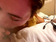 Couple, Éjaculation interne, Queue, Doigter, Chatte, Suçant, Adolescente, Mouillée