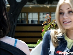 Cul, Gros seins, Blonde, Sucer une bite, Plantureuse, Gorge profonde, De plein air, Petite femme