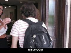 Gros seins, Brunette brune, Queue, En levrette, Hd, Femme au foyer, Maman, Nénés