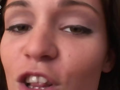 18 ans, Brunette brune, Couple, Éjaculation interne, Seins naturels, Petite femme, Chatte, Nénés
