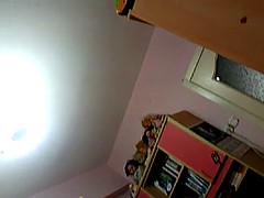 KIZI ODASINDA SIKIYOR BABASINDAN GIZLI