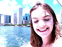 18 años, Morena, Masturbación, Tetas naturales, Al aire libre, Solo, Adolescente