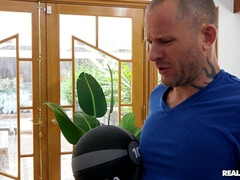 素人, アメリカ人, デカパイ, ブロンド, フェラチオ, イく瞬間, 開帳, ピアス