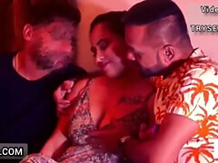 Amateur, Sucer une bite, Tir de sperme, Indienne, Masturbation, Pute, Plan cul à trois, Mouillée