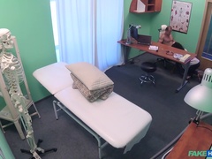 Sucer une bite, Médecin, En levrette, Léchez, Infirmière, Bureau, Chatte, Voyeur