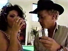 In den arsch, Arschlecken, Braunhaarige, Spermaladung, Aufs gesicht abspritzen, Hardcore, Italienisch, Pool