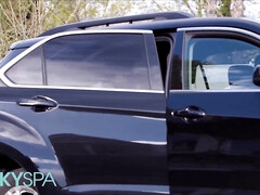 Brunette brune, Plantureuse, Tir de sperme, Queue, En levrette, Doigter, Massage, Seins naturels