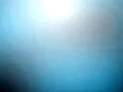 Grosse titten, Braunhaarige, Fingern, Muschi, Rasiert, Solo, Sich ausziehen, Scherzbold