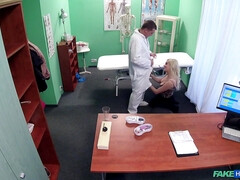 Rubia, Médico, Tetas naturales, Coño, Tetas, Mojado