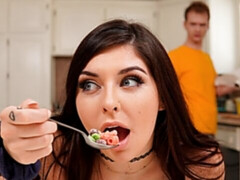 フェラチオ, 茶髪の, 口内発射, イく瞬間, キッチン, なめる, 淫乱熟女, 自然山雀