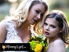 18, デカ尻, 娘, Hd, 母, スパンキング, ティーン, 結婚式