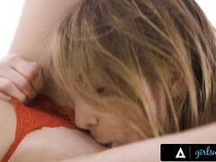 Gros cul, Plantureuse, Poilue, Lesbienne, Culottes ou slips, Chatte, Adolescente, Nénés