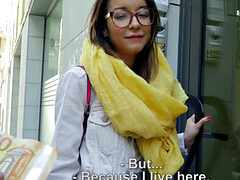 Mamada, Morena, Estilo perrito, Gafas, Pezones, Al aire libre, Bragas, Perforación