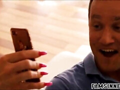 Grosse titten, Braunhaarige, Familie, Riesig, Reif, Milf, Stiefmutter, Titten