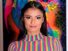 Brunette brune, En levrette, Domination, Fétiche, Branlette thaïlandaise, Hard, Jarretelles, Adolescente