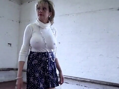 Grosse titten, Frau, Hd, Reif, Milf, Solo, Strümpfe, Unter dem rock