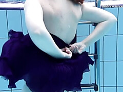 Tussi, Tschechisch, Zierlich, Pool, Öffentlich, Solo, Jungendliche (18+), Unter wasser