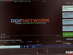 Kont, Grote mammen, Blond, Pijpbeurt, Hakken, Kut duiken, Tatoeage, Tieten likken