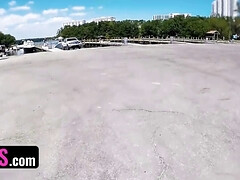 18 ans, Amateur, Gros cul, En levrette, Hd, Léchez, Nue  à poil, Orgie