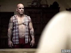 Pijpbeurt, Daddy, Diep in de keel, Handbeurt, Masturbatie, Kut duiken, Geschoren, Tieten likken