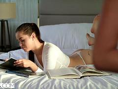 Lécher le cul, Nana, Grosse bite, Sucer une bite, Collège université, Hard, Chevaucher, Étudiant