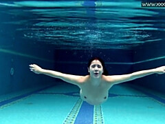 Amateur, Hembra, Hd, Piscina, Público, Traje de baño, Adolescente, Tetas