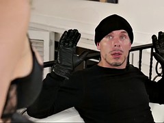 Блондинки, Семяизвержение, Секс без цензуры, Домохозяйки, Лизание, Белье, Милф, Пирсинг