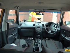 Enthousiasteling, Grote mammen, Zwart, Pijpbeurt, Auto, Sperma in gezicht, Vingeren, Gezichtspunt