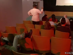 Bizarre, Sucer une bite, Bondage, Queue, Fétiche, Groupe, Douleur, Public