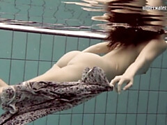 18, Hd, アウトドア, プール, オマンコ, 一人, 締まりの良い, オッパイの