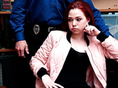 Grosser arsch, Geschnappt, Hundestellung, Handjob, Rotschopf, Tätowierung, Jungendliche (18+), Uniform