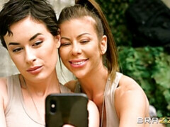 Stellung 69, Arsch, Grosse titten, Fingern, Küssen, Lesbisch, Entkleiden, Uniform