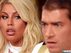 18 ans, Gros seins, Sucer une bite, Couple, Mère que j'aimerais baiser, Orgie, Actrice du porno, Plan cul à trois