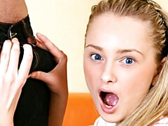 18 ans, Grosse bite, Blonde, Sucer une bite, En levrette, Seins naturels, Adolescente, Nénés