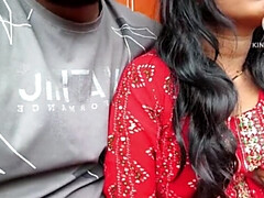 18 jaar, Vrouw, Eerste keer, Huisgemaakt, Indisch, Masturbatie, Buiten, Openbaar