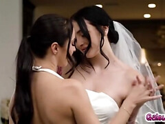 Kont, Grote mammen, Bruinharig, Harig, Hakken, Lesbisch, Tatoeage, Tieten likken