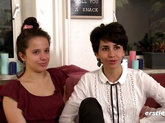 Tetas grandes, Morena, Penetracion con dedos, Alemán, Sexo duro, Lamidas, Tetas naturales, Coño