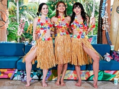 Blasen, Braunhaarige, Hundestellung, Handjob, Orgie, Tätowierung, Jungendliche (18+), Titten