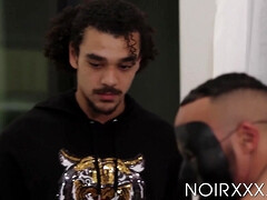 Noire, Sucer une bite, Noir ébène, Homosexuelle, Hard, Hd, Interracial, Tatouage