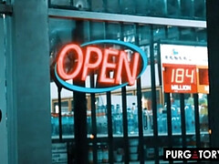 In den arsch, Grosser arsch, Braunhaarige, Faustfick, Masturbation, Zierlich, Öffentlich, Titten