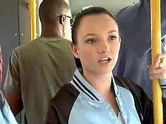 アナル, アジア人, バス, チアリーダー, 中出し, ダブル開発, 公共, 三人