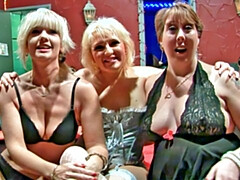 Enthousiasteling, Pijpbeurt, Mollig, Groep, Hd, Likken, Orgie, Kut duiken