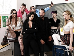 フェラチオ, 茶髪の, バック, 手コキする, ハードコア, ストッキング, タトゥー, ティーン