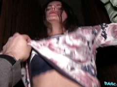 Enthousiasteling, Bruinharig, Italiaans, Buiten, Openbaar, Kut duiken, Rijden, Tieten likken