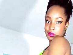 Leie, Grosser arsch, Grosse titten, Schwarz, Interrassisch, Milf, Solo, Entkleiden