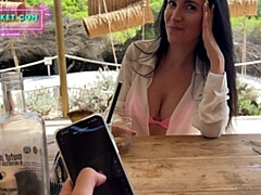 Enthousiasteling, Bruinharig, Auto, Masturbatie, Moeder die ik wil neuken, Orgasme, Buiten, Russisch