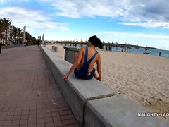 Gros seins, Brunette brune, Plantureuse, Exhib, Mère que j'aimerais baiser, Seins naturels, Public, Russe